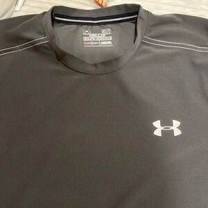 Under Armour Men’s shirt